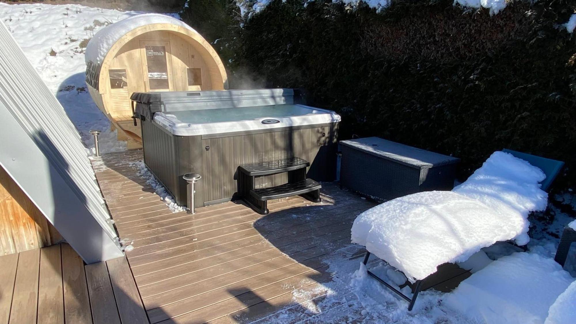 Nouveau chalet romantique à la montagne Métabief Esterno foto